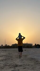 ドバイ駐在 駐在員と1歳の子供